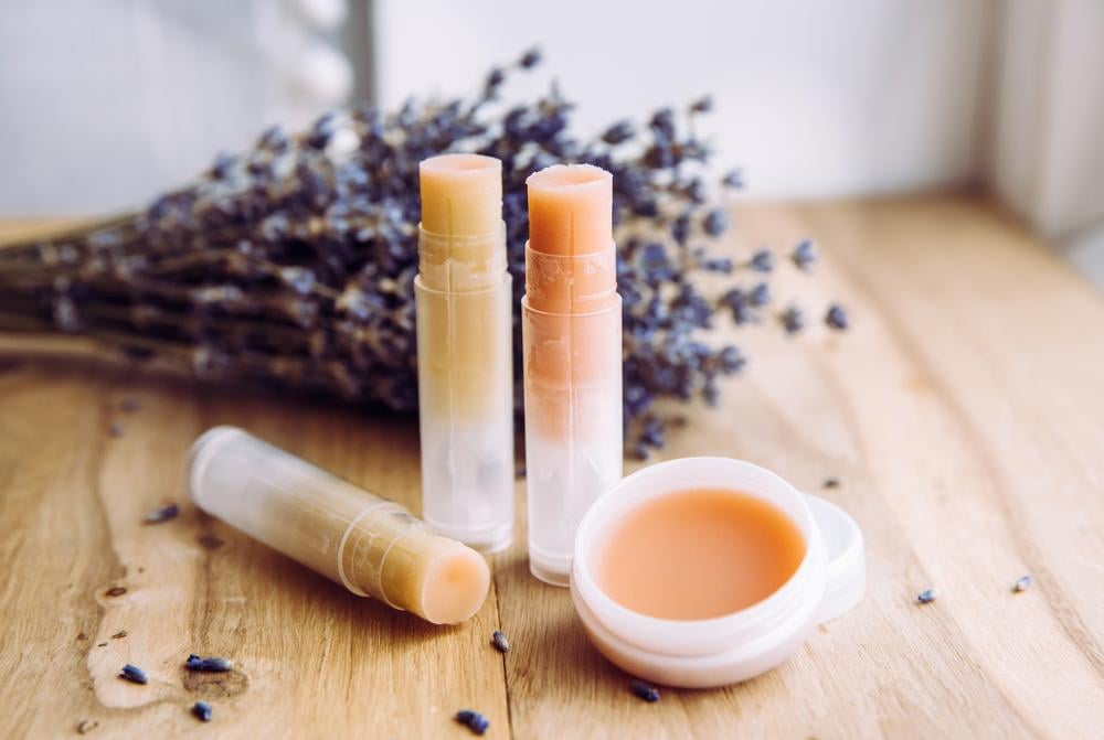 Lip Balm Revolusioner: Mengungkap Rahasia Bibir Sehat Alami dengan Teknologi Neural Oil dan Cengkeh Maluku